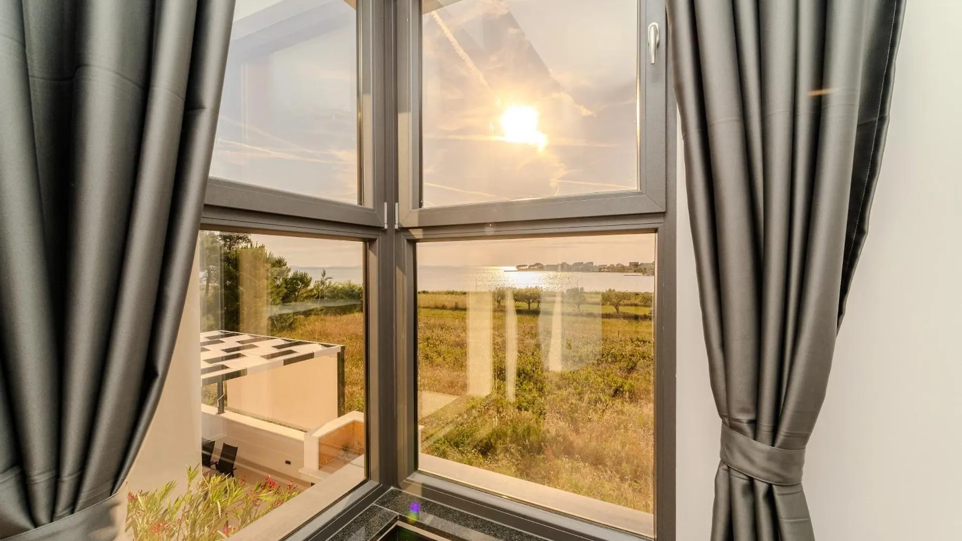 New! Luxury Villa Golden Hour Near The Beach With Heated Pool And Sauna - Ta Leut Agency Privlaka  Privlaka (Zadar)