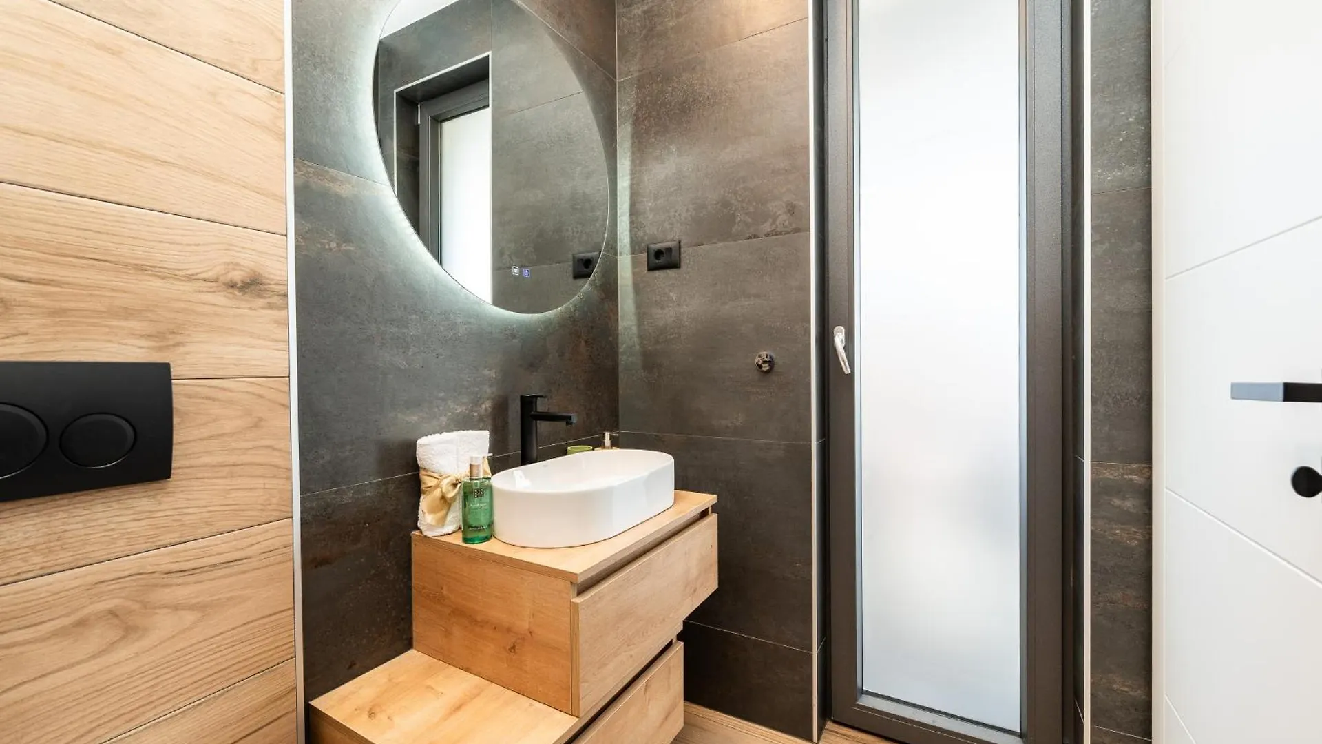 New! Luxury Villa Golden Hour Near The Beach With Heated Pool And Sauna - Ta Leut Agency Privlaka   Privlaka (Zadar)