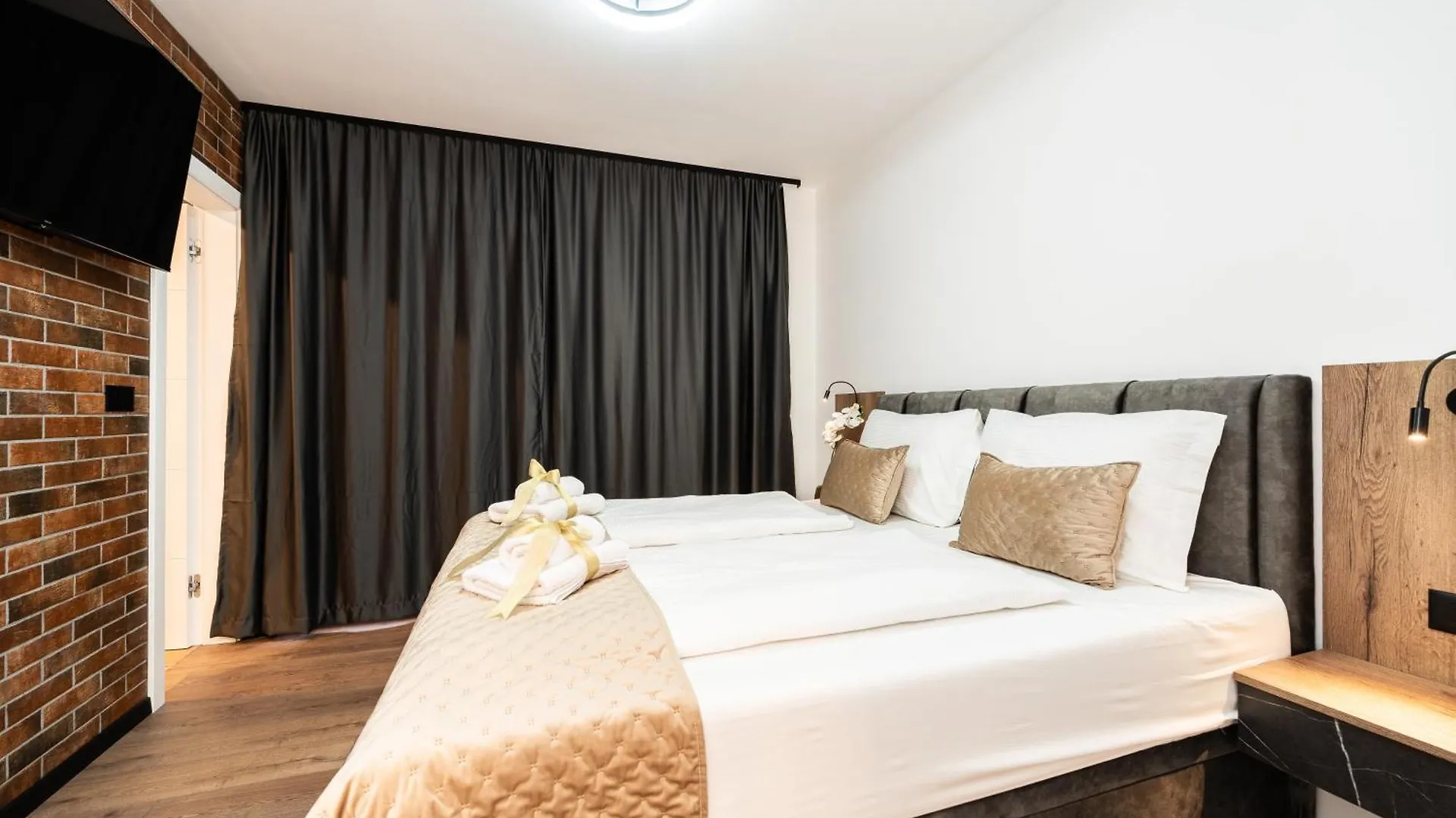 New! Luxury Villa Golden Hour Near The Beach With Heated Pool And Sauna - Ta Leut Agency Privlaka  Croácia