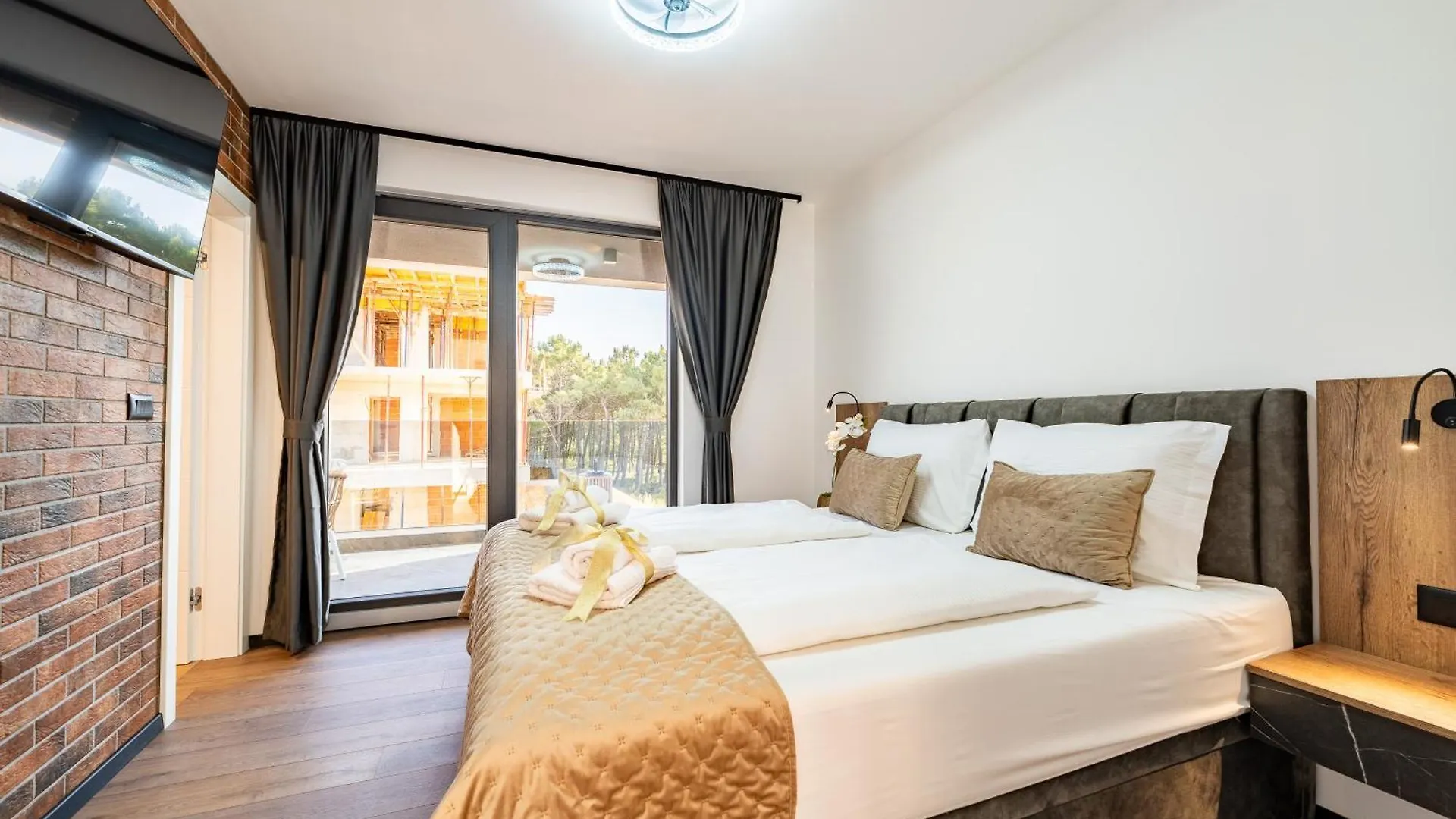 New! Luxury Villa Golden Hour Near The Beach With Heated Pool And Sauna - Ta Leut Agency Privlaka